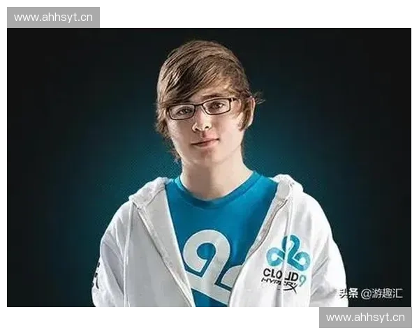 聚焦LOL电竞赛场颜值担当细数那些惊艳全场的帅气选手们